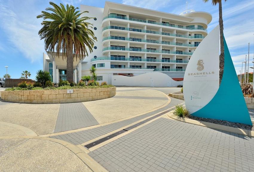 An Ocean,Beachfront And Pool View Apartment 210 Mandurah Dış mekan fotoğraf