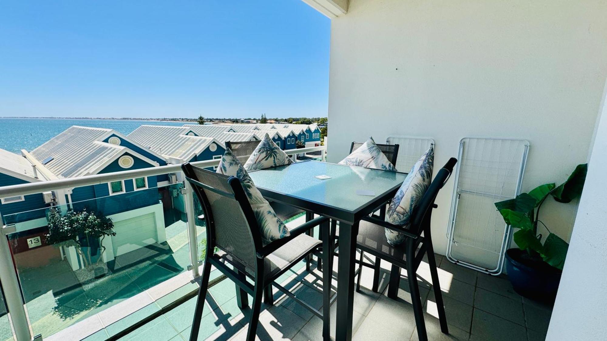 An Ocean,Beachfront And Pool View Apartment 210 Mandurah Dış mekan fotoğraf