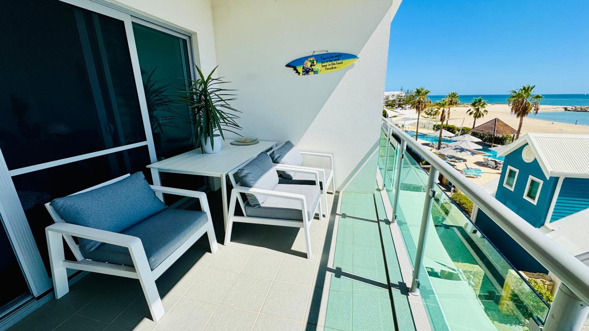 An Ocean,Beachfront And Pool View Apartment 210 Mandurah Dış mekan fotoğraf
