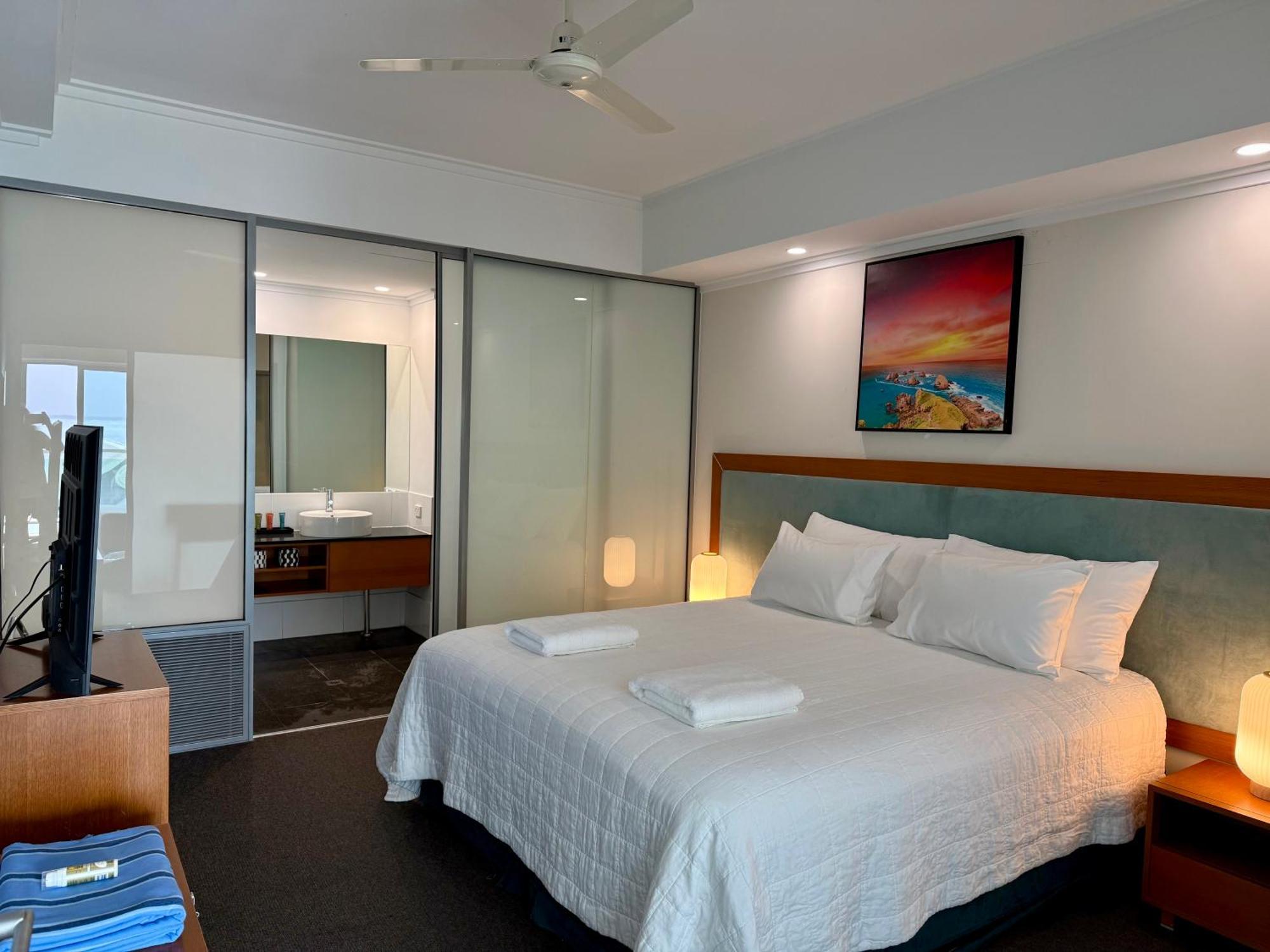 An Ocean,Beachfront And Pool View Apartment 210 Mandurah Dış mekan fotoğraf