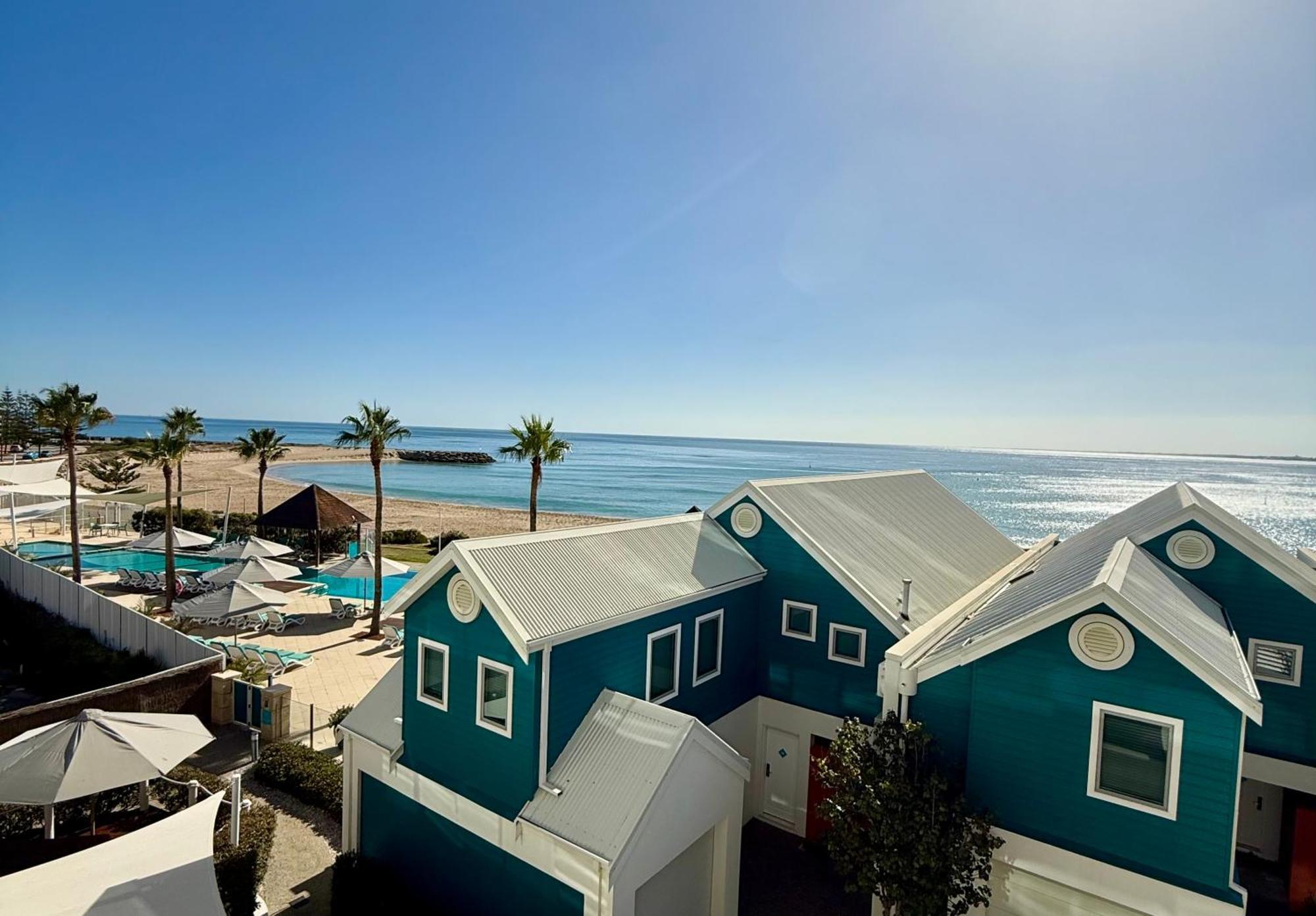 An Ocean,Beachfront And Pool View Apartment 210 Mandurah Dış mekan fotoğraf