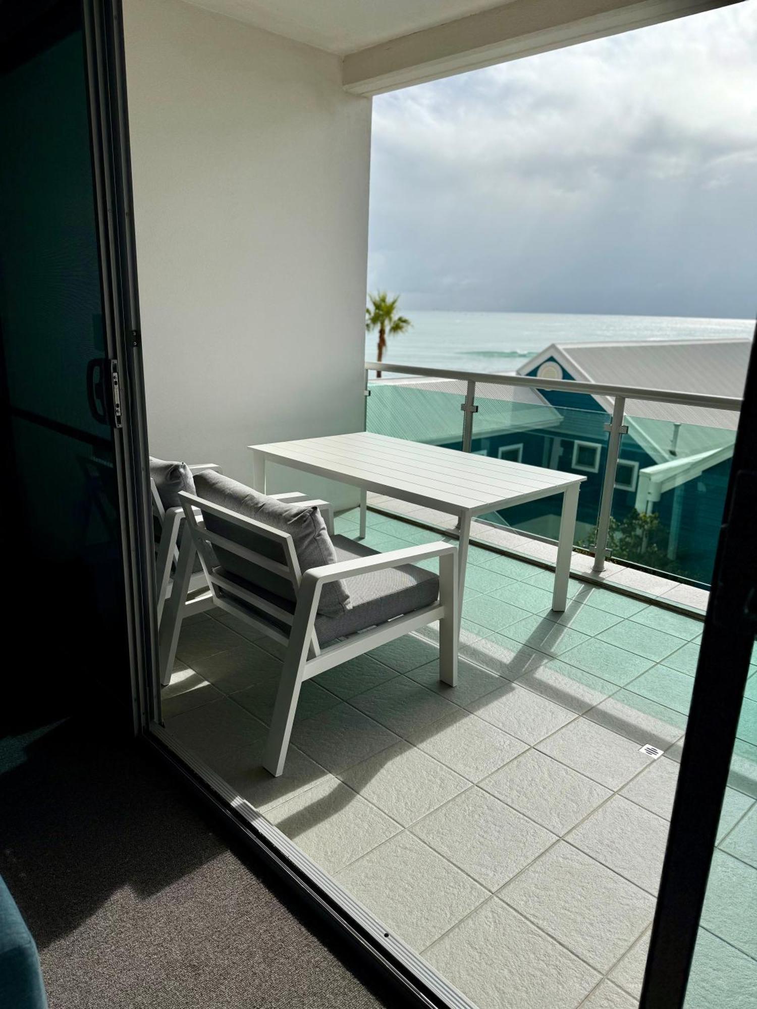 An Ocean,Beachfront And Pool View Apartment 210 Mandurah Dış mekan fotoğraf