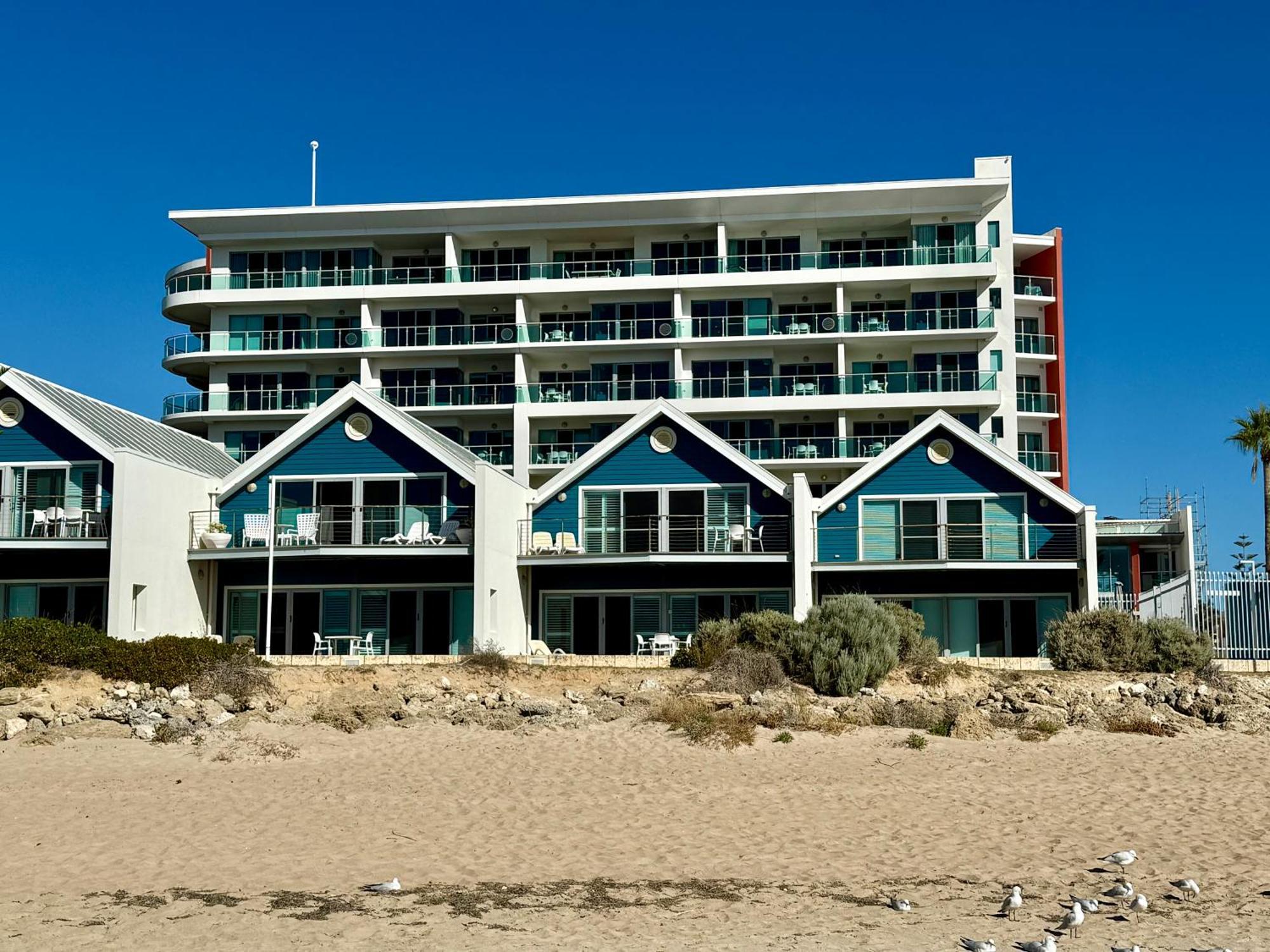 An Ocean,Beachfront And Pool View Apartment 210 Mandurah Dış mekan fotoğraf
